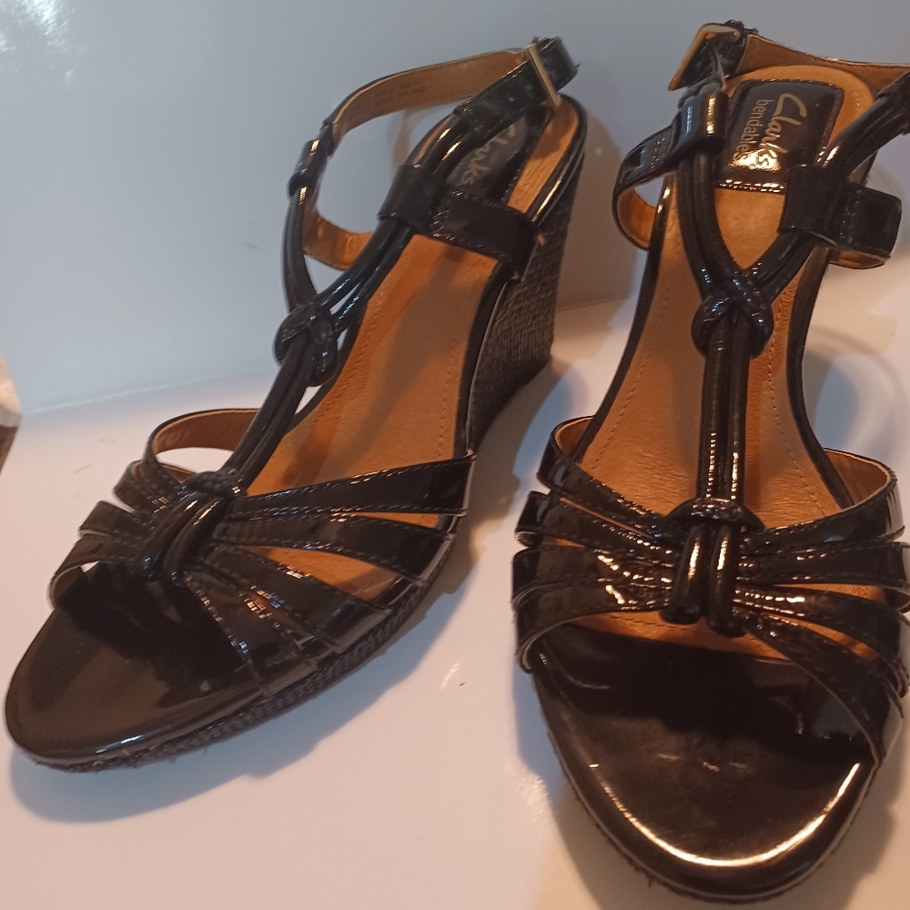 Clarks bendables 7.5 black heels